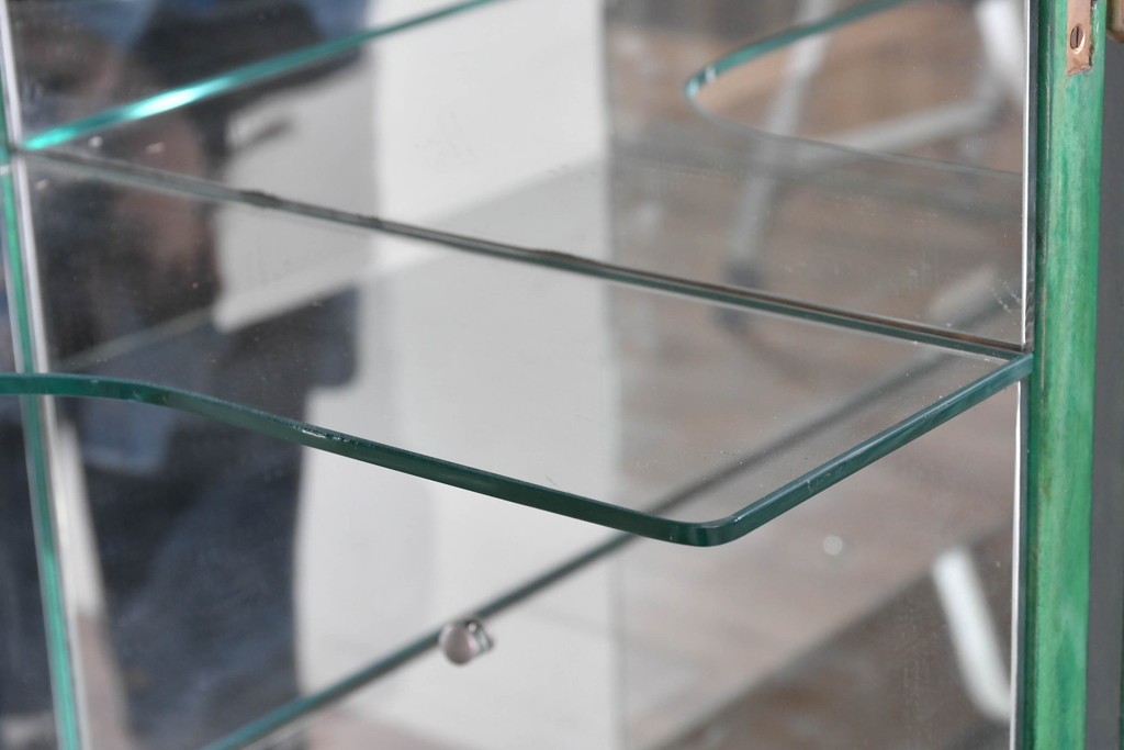 中古　美品　希少!!　アルド・トゥーラ(ALDO TURA)　仔山羊革(ゴートスキン)張りの照明付きミラーバックキャビネット　(R-087227)