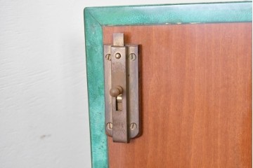 中古　美品　希少!!　アルド・トゥーラ(ALDO TURA)　仔山羊革(ゴートスキン)張りの照明付きミラーバックキャビネット　(R-087227)