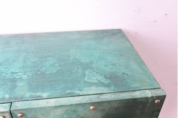 中古　美品　希少!!　アルド・トゥーラ(ALDO TURA)　仔山羊革(ゴートスキン)張りの照明付きミラーバックキャビネット　(R-087227)