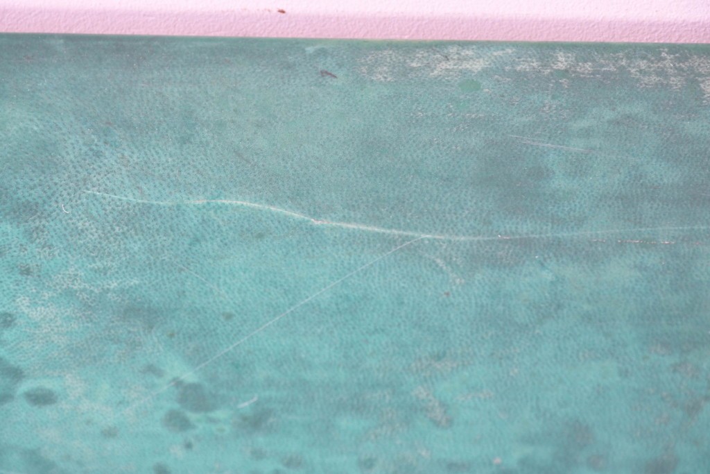 中古　美品　希少!!　アルド・トゥーラ(ALDO TURA)　仔山羊革(ゴートスキン)張りの照明付きミラーバックキャビネット　(R-087227)