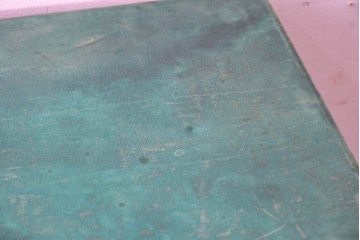 中古　美品　希少!!　アルド・トゥーラ(ALDO TURA)　仔山羊革(ゴートスキン)張りの照明付きミラーバックキャビネット　(R-087227)