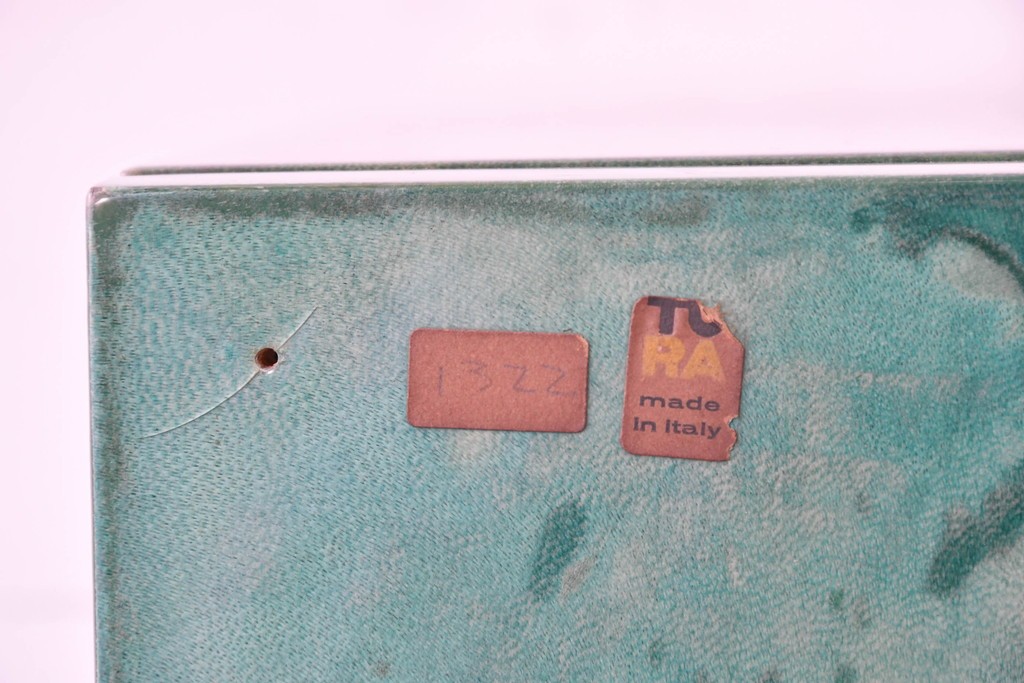 中古　美品　希少!!　アルド・トゥーラ(ALDO TURA)　仔山羊革(ゴートスキン)張りの照明付きミラーバックキャビネット　(R-087227)