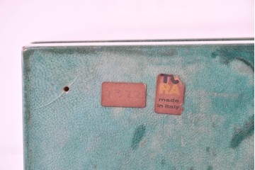 中古　美品　希少!!　アルド・トゥーラ(ALDO TURA)　仔山羊革(ゴートスキン)張りの照明付きミラーバックキャビネット　(R-087227)