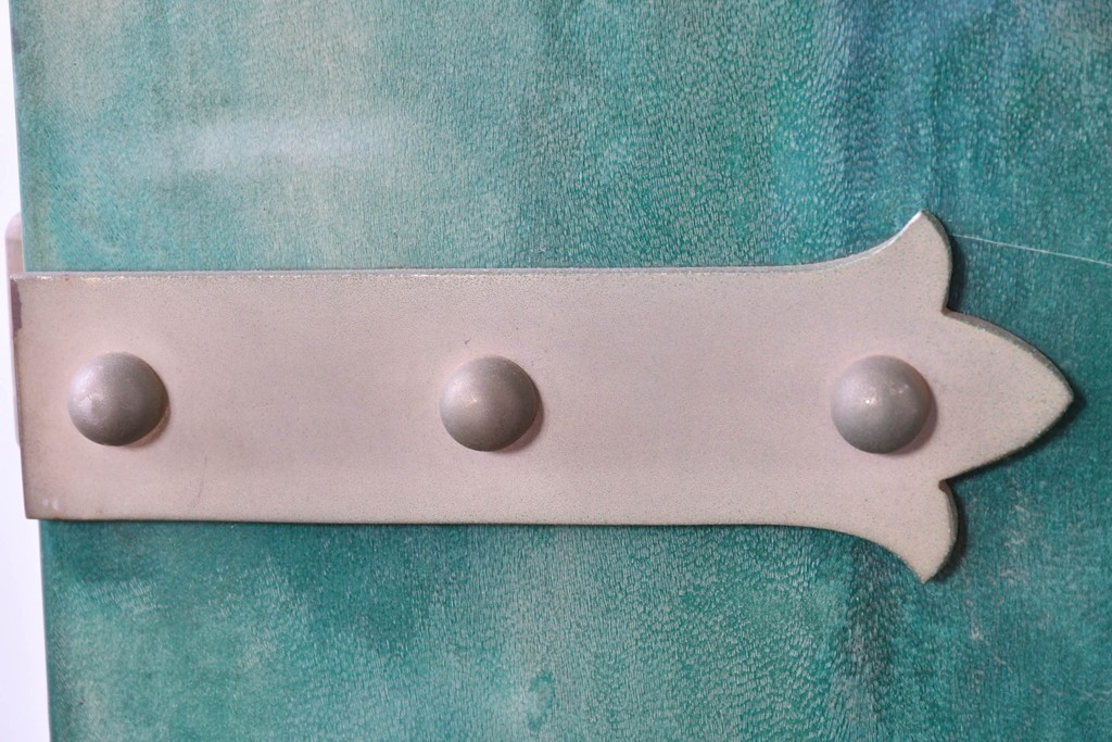 中古　美品　希少!!　アルド・トゥーラ(ALDO TURA)　仔山羊革(ゴートスキン)張りの照明付きミラーバックキャビネット　(R-087227)