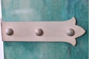 中古　美品　希少!!　アルド・トゥーラ(ALDO TURA)　仔山羊革(ゴートスキン)張りの照明付きミラーバックキャビネット　(R-087227)