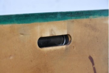 中古　美品　希少!!　アルド・トゥーラ(ALDO TURA)　仔山羊革(ゴートスキン)張りの照明付きミラーバックキャビネット　(R-087227)