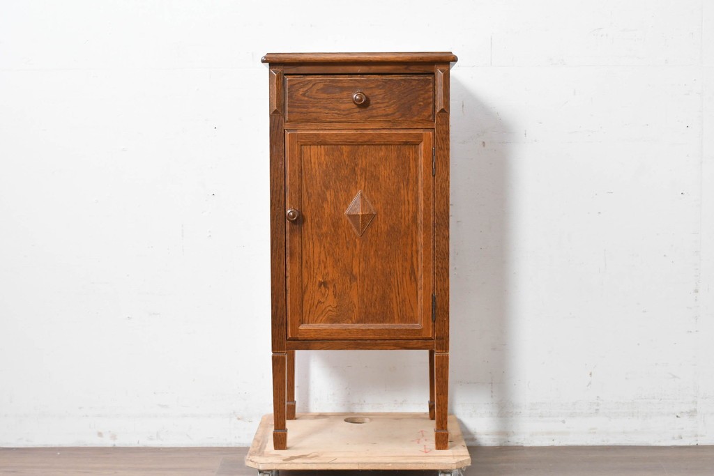 中古　美品　三越家具(現カントリーハウス)　Brugge(ブルージュ)　シンプルながら収納力のあるサイドキャビネット　(R-087229)