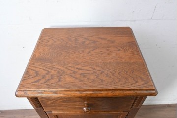 中古　美品　三越家具(現カントリーハウス)　Brugge(ブルージュ)　シンプルながら収納力のあるサイドキャビネット　(R-087229)