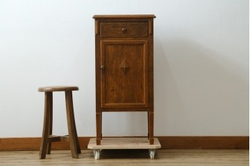 中古　美品　三越家具(現カントリーハウス)　Brugge(ブルージュ)　シンプルながら収納力のあるサイドキャビネット　(R-087229)