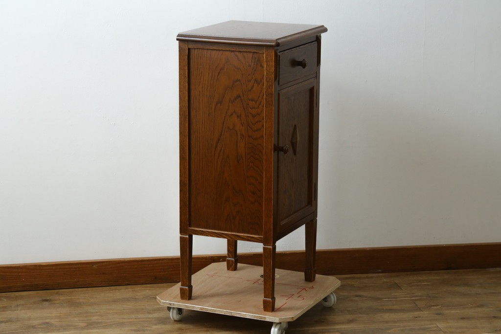 中古　美品　三越家具(現カントリーハウス)　Brugge(ブルージュ)　シンプルながら収納力のあるサイドキャビネット　(R-087229)