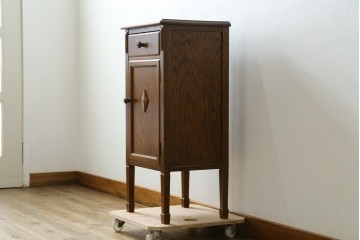 中古　美品　三越家具(現カントリーハウス)　Brugge(ブルージュ)　シンプルながら収納力のあるサイドキャビネット　(R-087229)