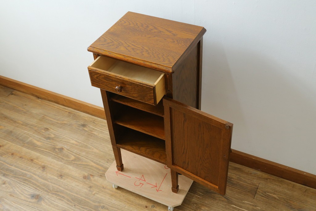 中古　美品　三越家具(現カントリーハウス)　Brugge(ブルージュ)　シンプルながら収納力のあるサイドキャビネット　(R-087229)