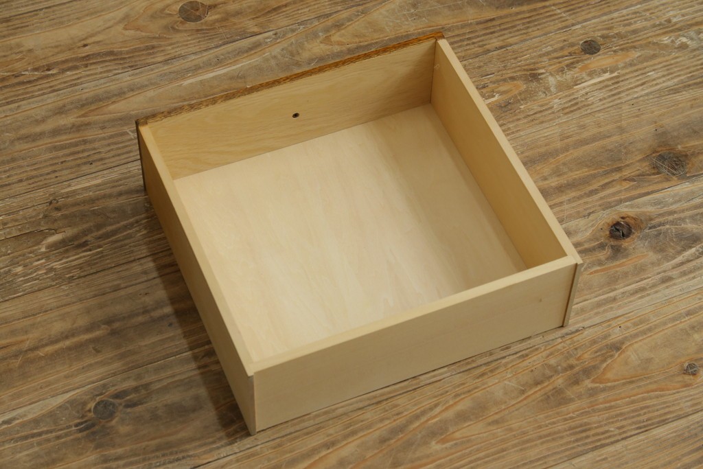 中古　美品　三越家具(現カントリーハウス)　Brugge(ブルージュ)　シンプルながら収納力のあるサイドキャビネット　(R-087229)