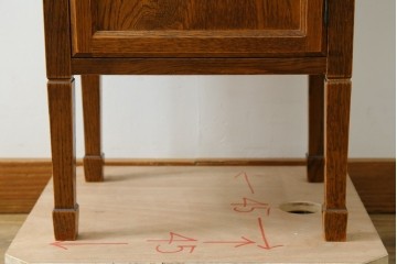 中古　美品　三越家具(現カントリーハウス)　Brugge(ブルージュ)　シンプルながら収納力のあるサイドキャビネット　(R-087229)