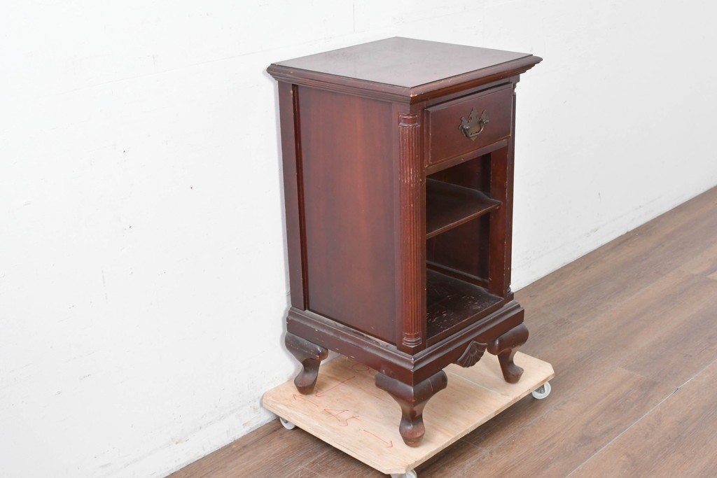 アメリカヴィンテージ　猫脚の引き出し付きナイトテーブル　(R-087230)