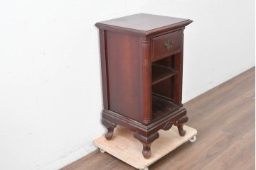 アメリカヴィンテージ　猫脚の引き出し付きナイトテーブル　(R-087230)