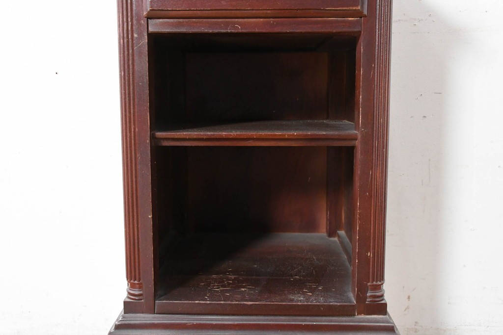 アメリカヴィンテージ　猫脚の引き出し付きナイトテーブル　(R-087230)