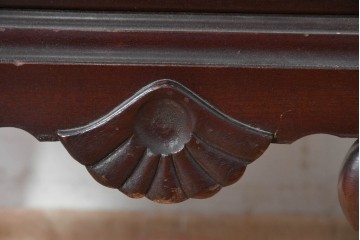 アメリカヴィンテージ　猫脚の引き出し付きナイトテーブル　(R-087230)