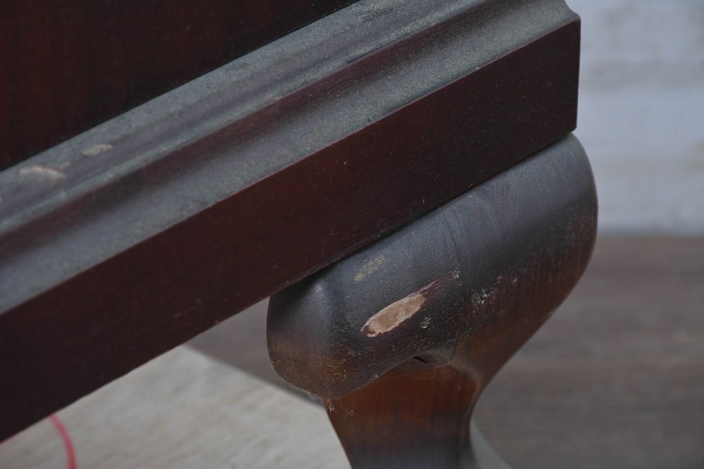 アメリカヴィンテージ　猫脚の引き出し付きナイトテーブル　(R-087230)