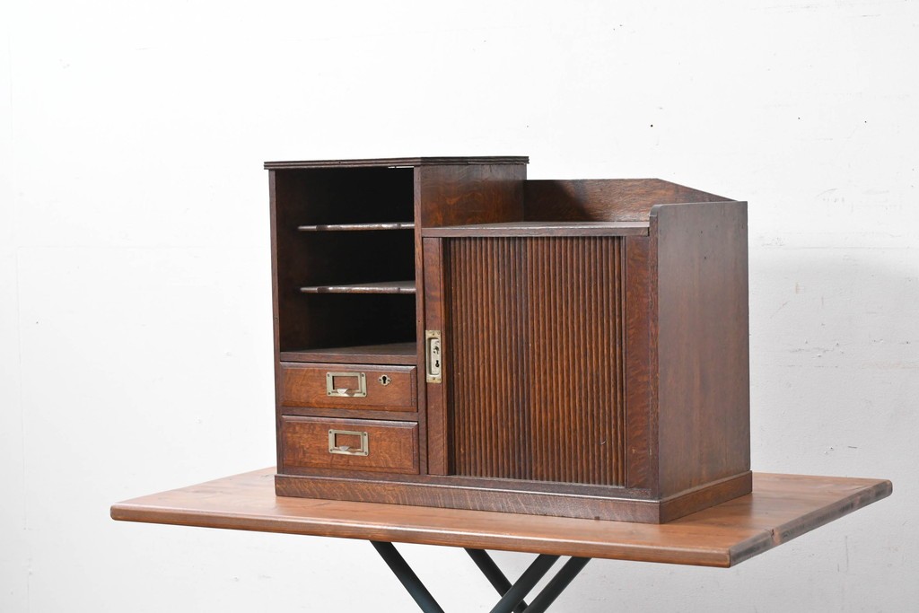 和製アンティーク　ナラ材　木目豊かなシャッター付き小引き出し　(R-087231)