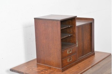 和製アンティーク　ナラ材　木目豊かなシャッター付き小引き出し　(R-087231)