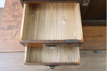 和製アンティーク　ナラ材　木目豊かなシャッター付き小引き出し　(R-087231)