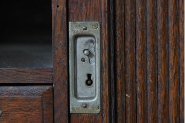 和製アンティーク　ナラ材　木目豊かなシャッター付き小引き出し　(R-087231)