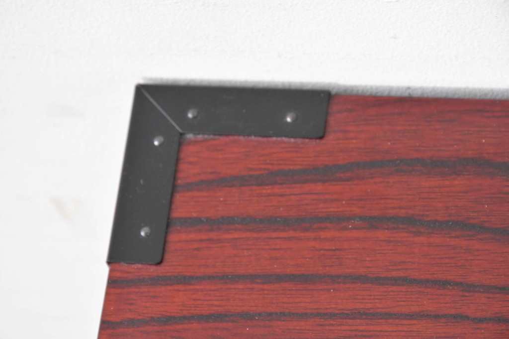 中古　美品　欅産業　仙台民藝箪笥(仙台箪笥)　漆塗り　牡丹文様があしらわれた重厚な金具が美しい衣装箪笥　定価約50万円　(R-087232)