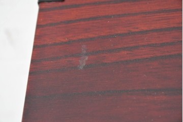 中古　美品　欅産業　仙台民藝箪笥(仙台箪笥)　漆塗り　牡丹文様があしらわれた重厚な金具が美しい衣装箪笥　定価約50万円　(R-087232)