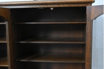 中古　希少な廃番品!　三越家具(現カントリーハウス)　Brugge(ブルージュ)　アーチガラス扉と装飾金具が美しいキャビネット　(R-087235)