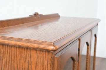 中古　希少な廃番品!　三越家具(現カントリーハウス)　Brugge(ブルージュ)　アーチガラス扉と装飾金具が美しいキャビネット　(R-087235)