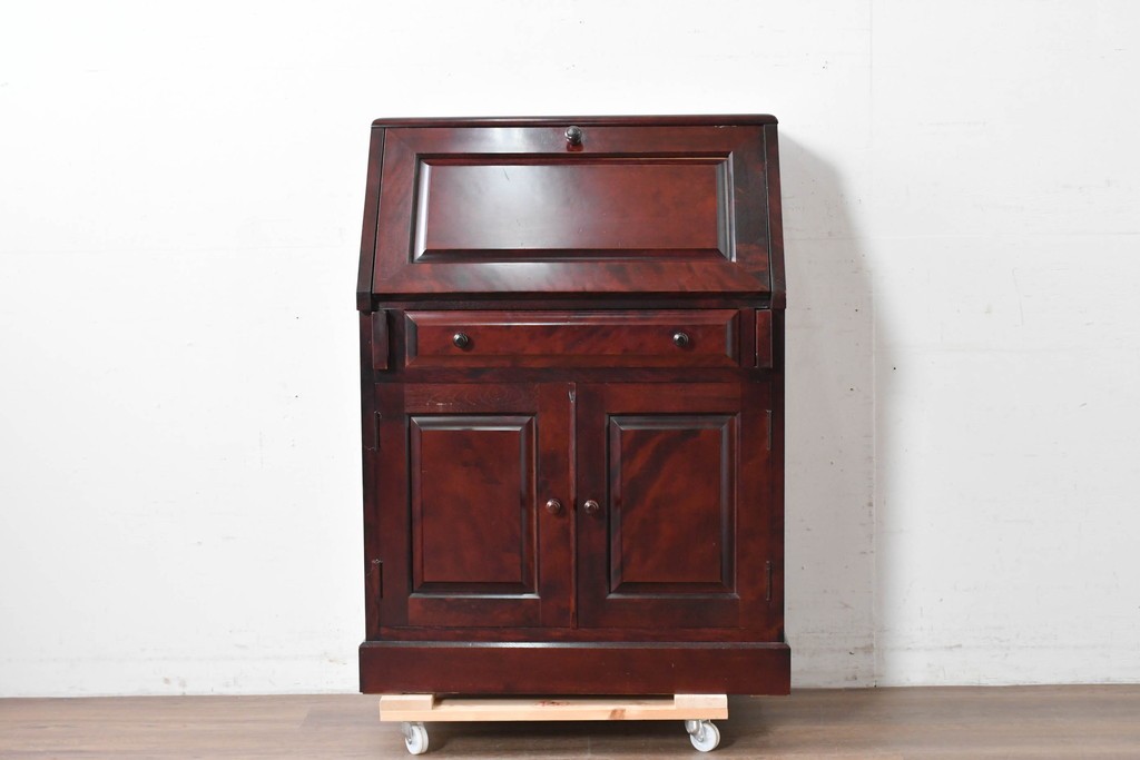 中古　国産職人手作り　深みのある赤褐色の木色が美しいライティングビューロー (R-087236)