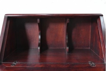 中古　国産職人手作り　深みのある赤褐色の木色が美しいライティングビューロー (R-087236)