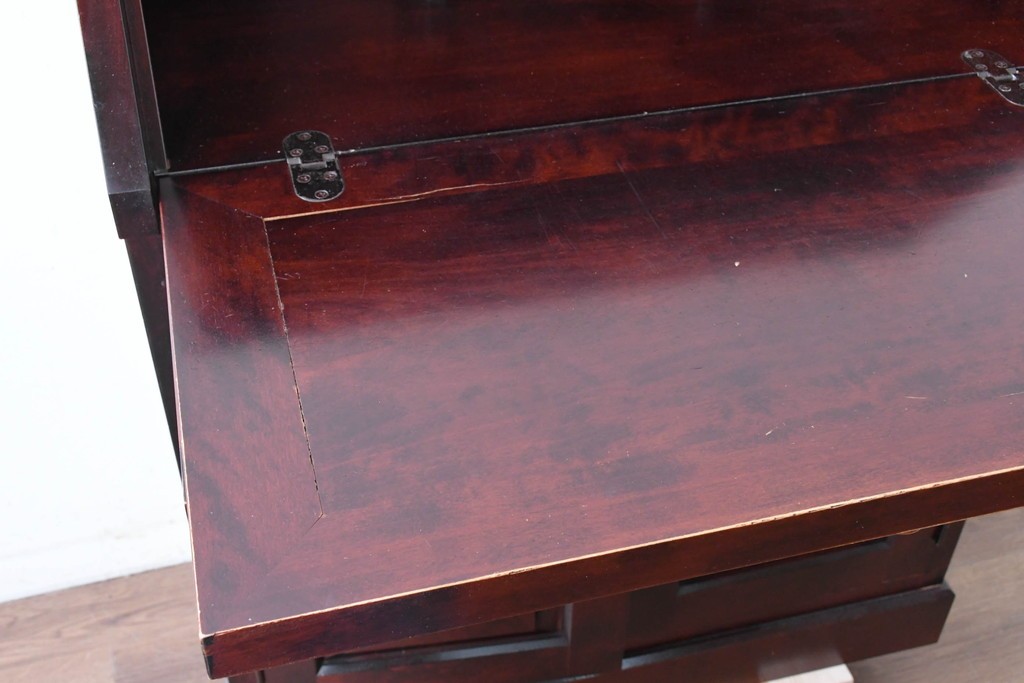 中古　国産職人手作り　深みのある赤褐色の木色が美しいライティングビューロー (R-087236)