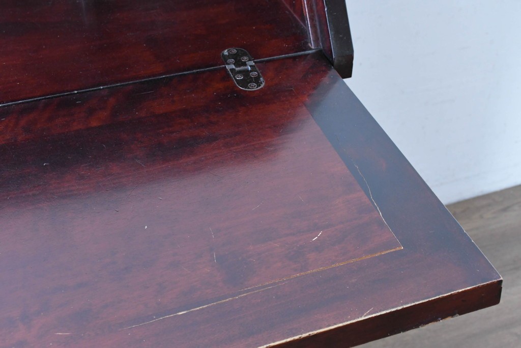 中古　国産職人手作り　深みのある赤褐色の木色が美しいライティングビューロー (R-087236)