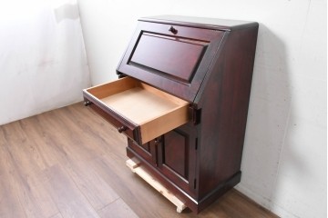 中古　国産職人手作り　深みのある赤褐色の木色が美しいライティングビューロー (R-087236)