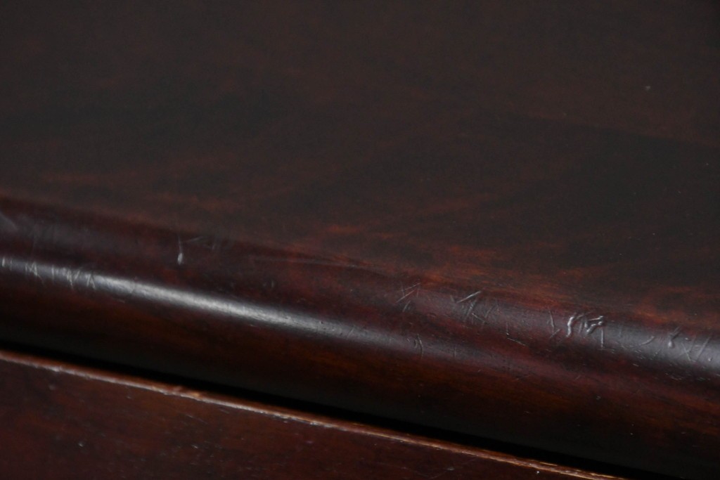 中古　国産職人手作り　深みのある赤褐色の木色が美しいライティングビューロー (R-087236)