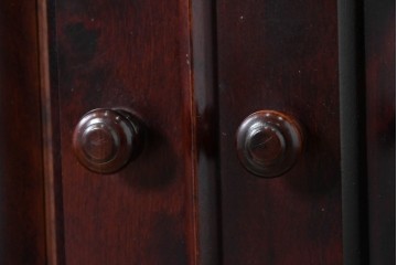 中古　国産職人手作り　深みのある赤褐色の木色が美しいライティングビューロー (R-087236)