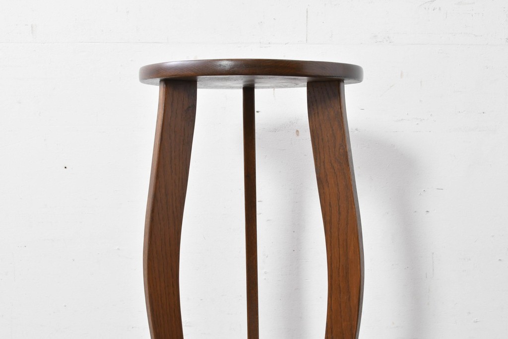 中古　カントリーハウス　優美な曲線脚のサイドテーブル　(R-087237)