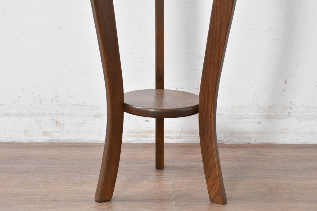 中古　カントリーハウス　優美な曲線脚のサイドテーブル　(R-087237)