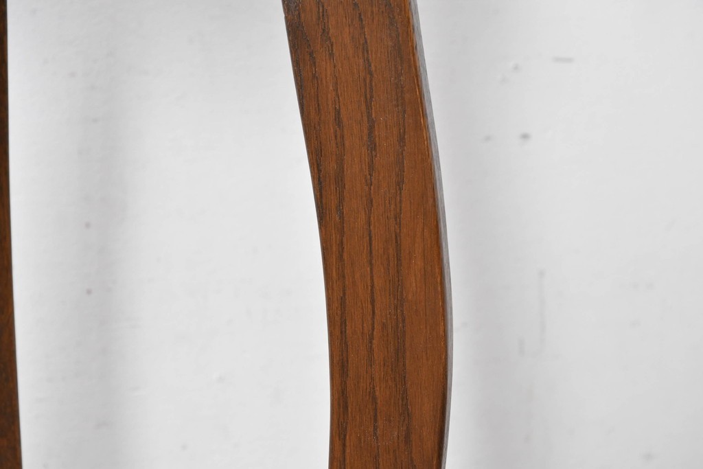 中古　カントリーハウス　優美な曲線脚のサイドテーブル　(R-087237)