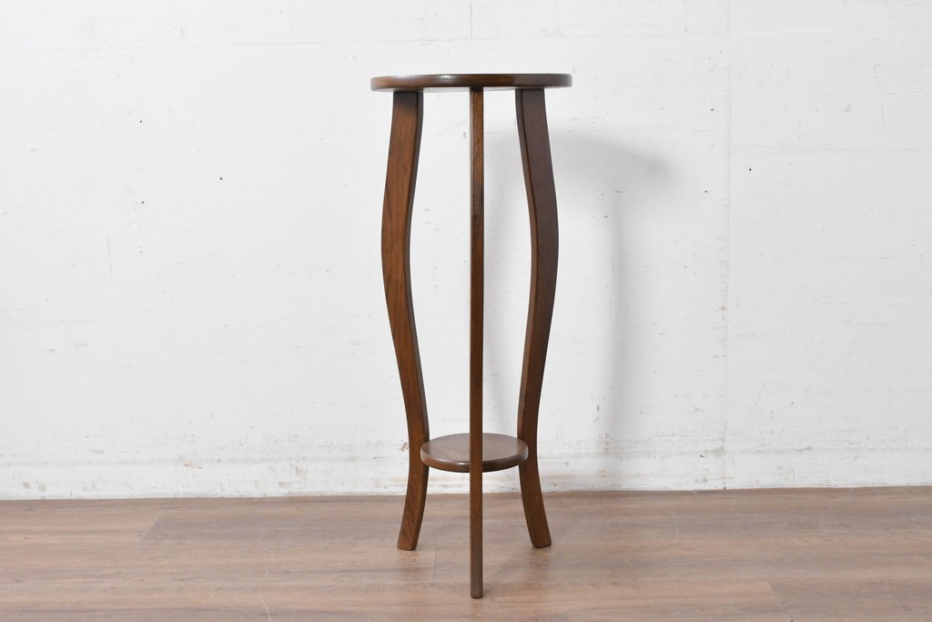 中古　カントリーハウス　優美な曲線脚のサイドテーブル　(R-087237)