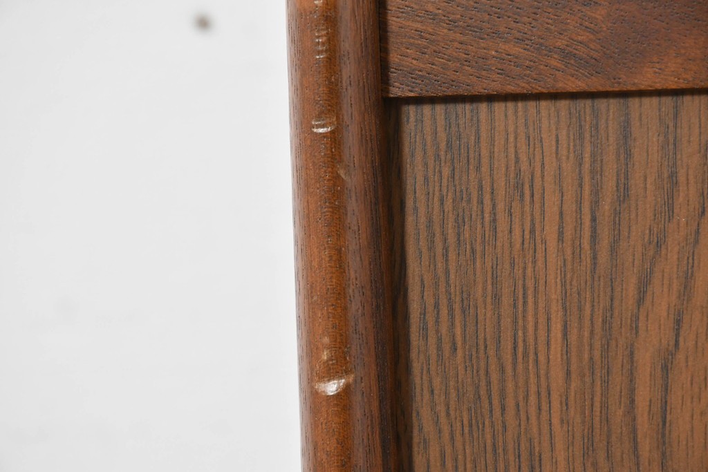 中古　カリモク家具　オールドカリモク　ラタン張り装飾が目を惹くマガジンラック　(R-087238)