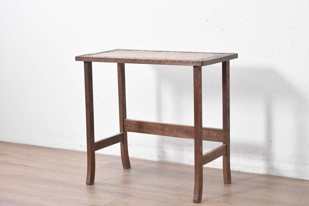 和製ヴィンテージ　軽井沢彫り　桜の彫刻が施された木製テーブル　(R-087239)