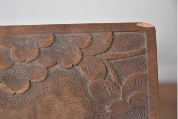 和製ヴィンテージ　軽井沢彫り　桜の彫刻が施された木製テーブル　(R-087239)