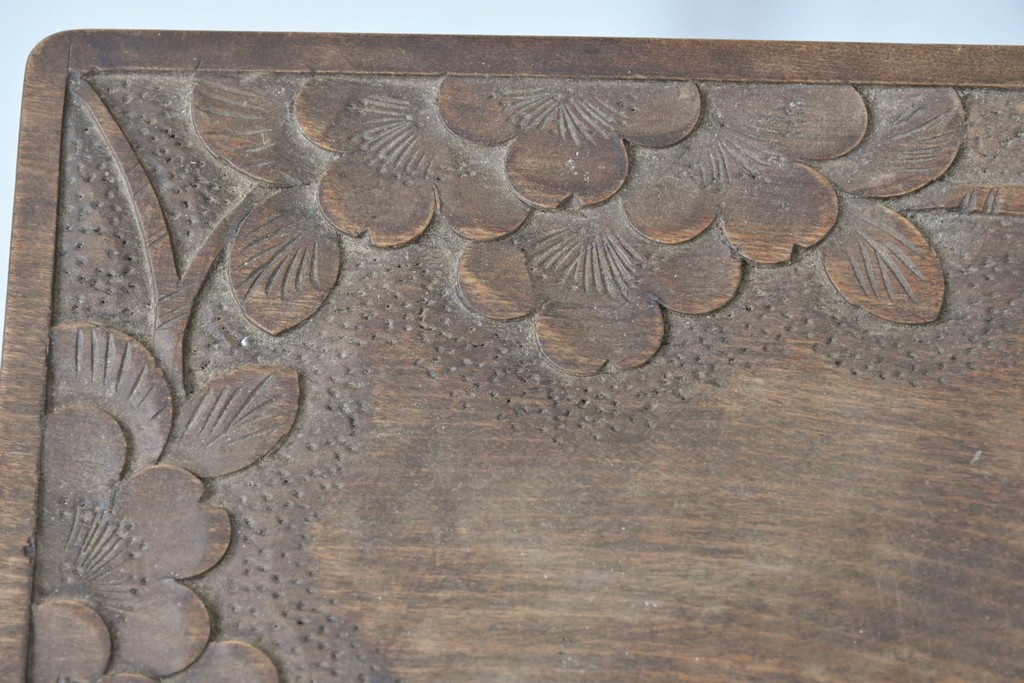 和製ヴィンテージ　軽井沢彫り　桜の彫刻が施された木製テーブル　(R-087239)