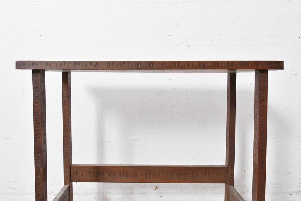 和製ヴィンテージ　軽井沢彫り　桜の彫刻が施された木製テーブル　(R-087239)