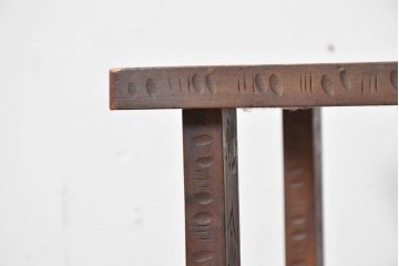 和製ヴィンテージ　軽井沢彫り　桜の彫刻が施された木製テーブル　(R-087239)