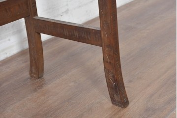 和製ヴィンテージ　軽井沢彫り　桜の彫刻が施された木製テーブル　(R-087239)