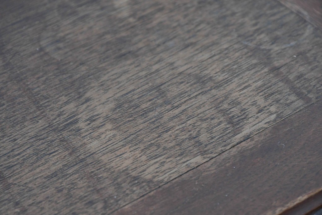 イギリスアンティーク　ソリッドウォールナット　優雅な曲線を描く猫脚のキャビネット　(R-087240)